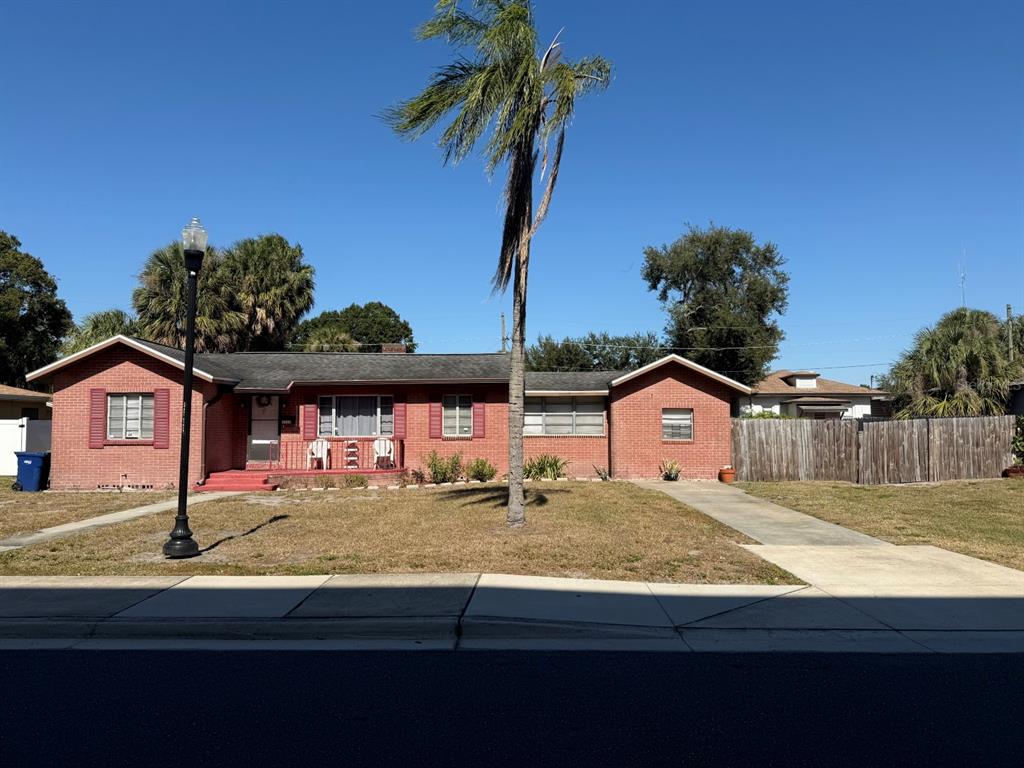 1715 W CARMEN STREET
