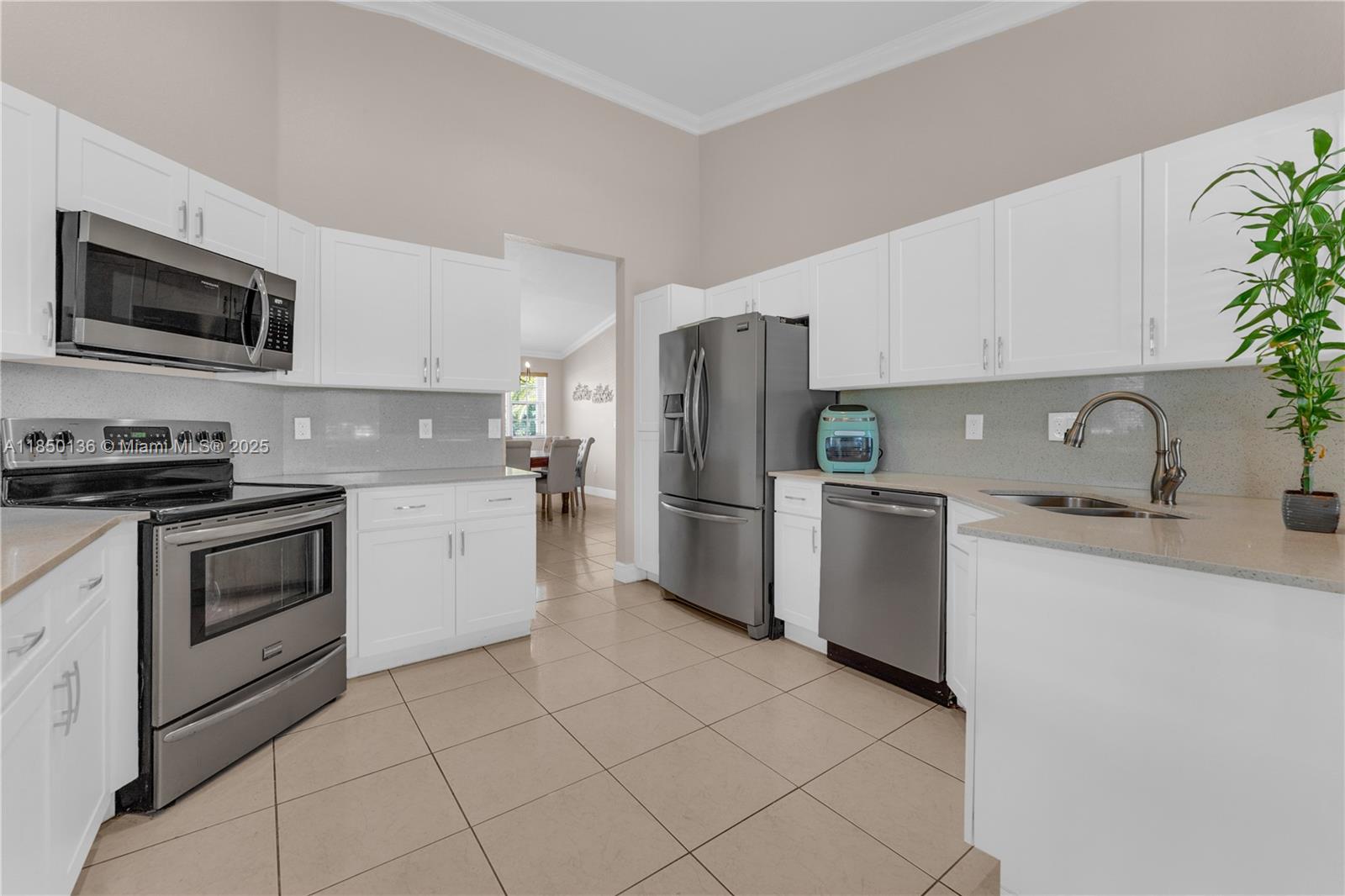 25331 SW 122nd Ct, Homestead FL 33032