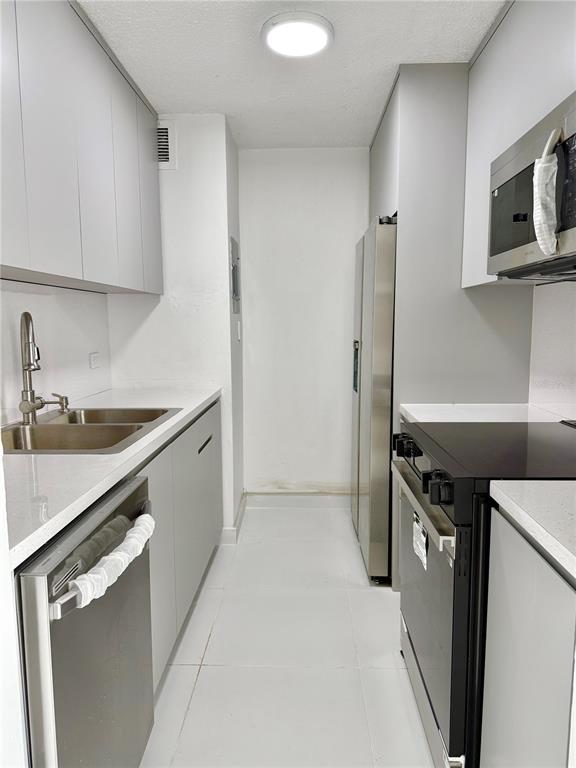 14 AVE.SAN PATRICIO UNIT 1004