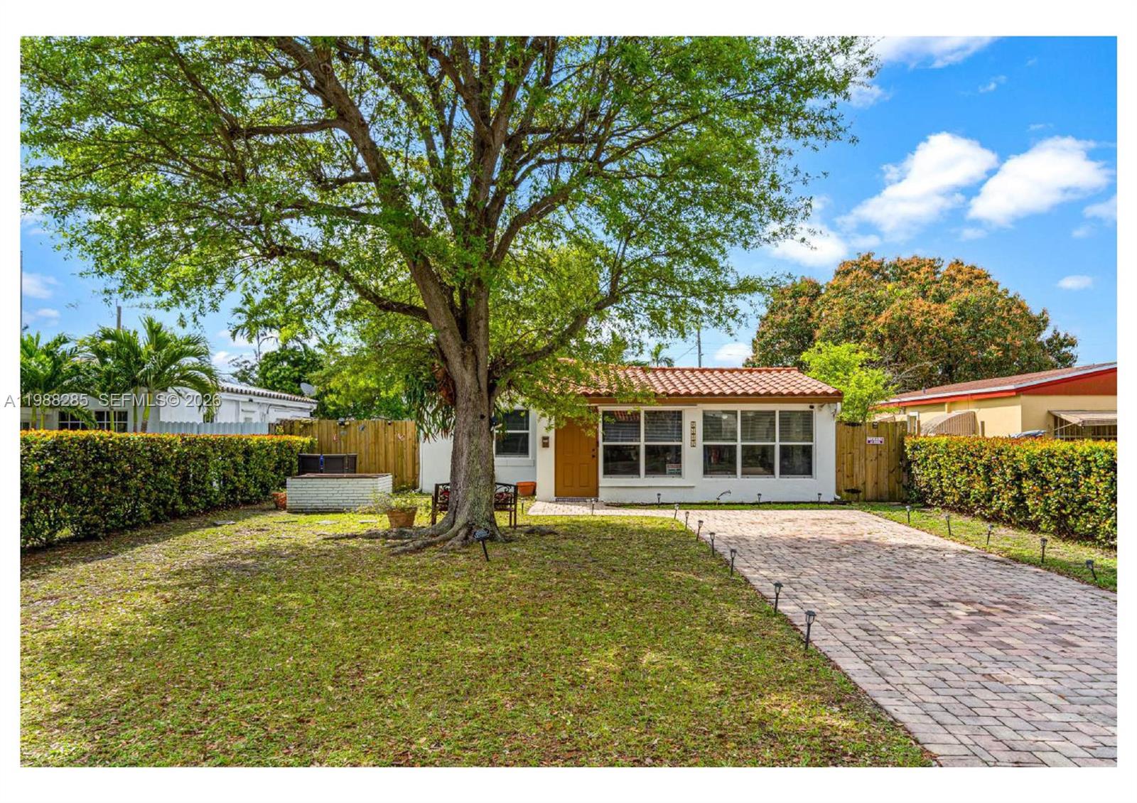 1482 NE 175th St, North Miami Beach FL 33162