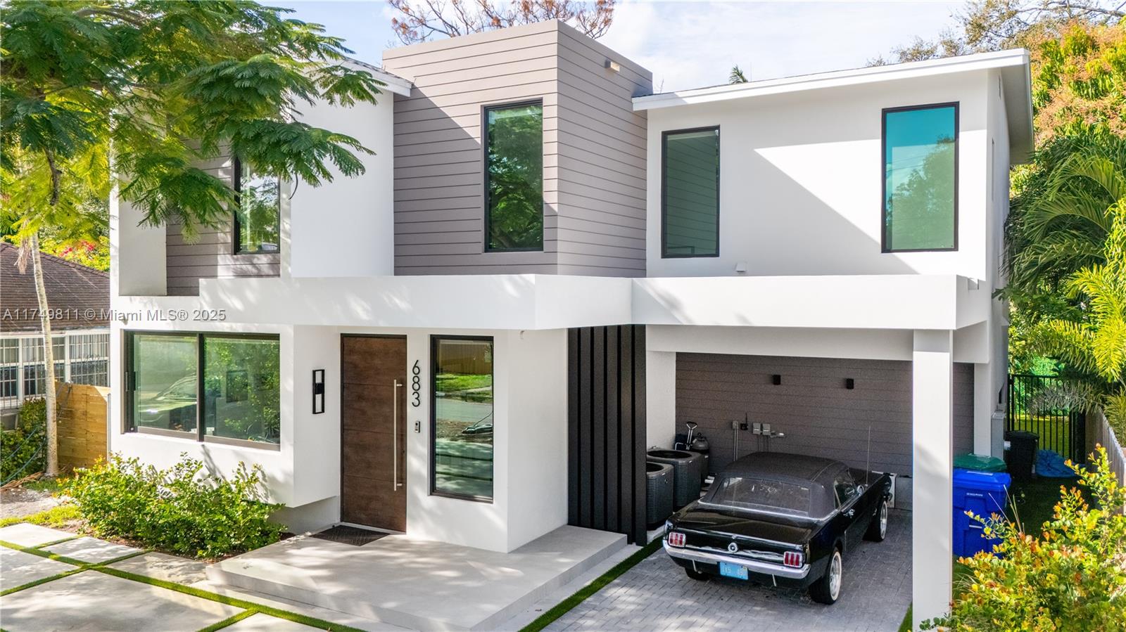 683 NE 68th St, Miami FL 33138