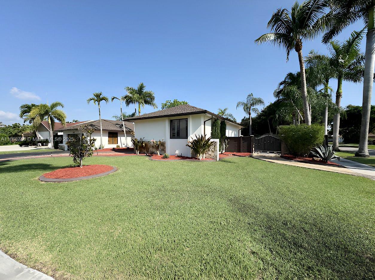 11601 SW 104th St, Miami FL 33176