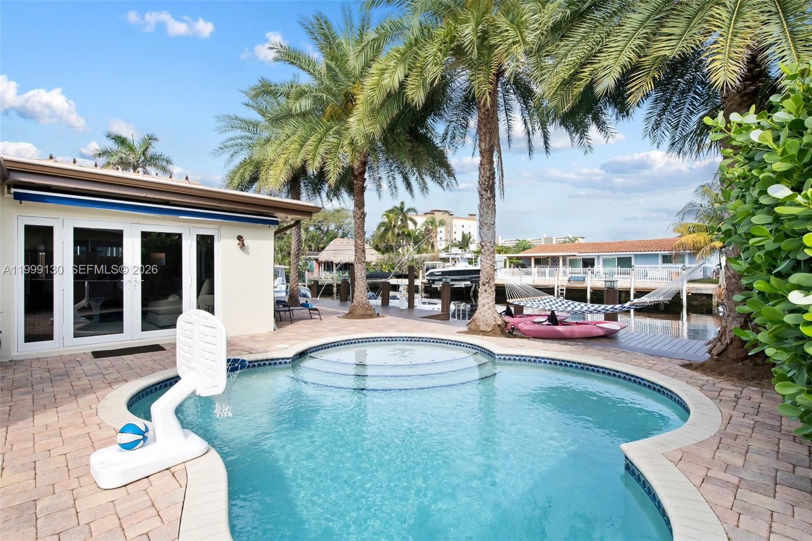 2255 SE 10th Ct, Pompano Beach FL 33062