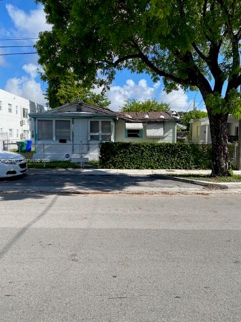 1239 NW 60th St, Miami FL 33142