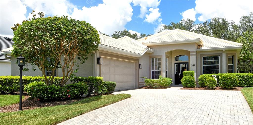 5162 HIGHBURY CIRCLE