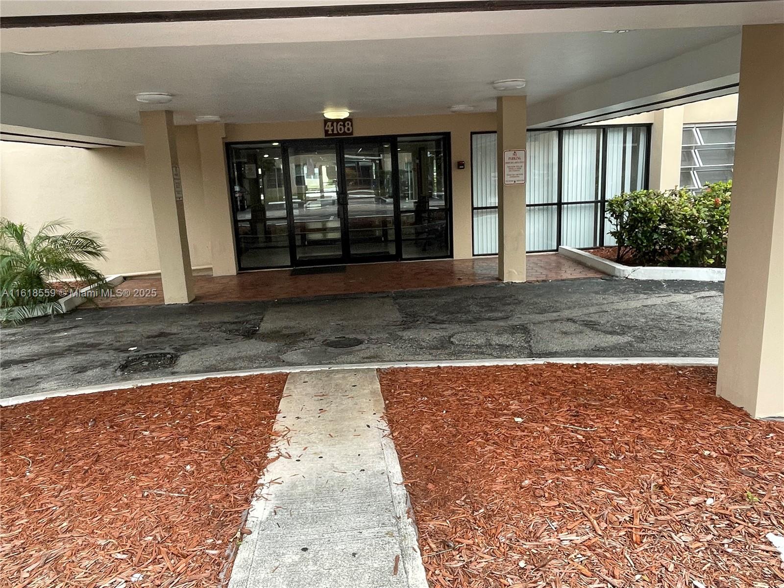 4168 Inverrary Dr # 302, Lauderhill FL 33319