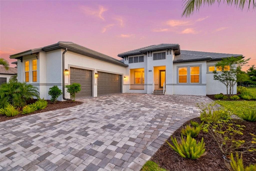 1154 KINGS WAY DRIVE