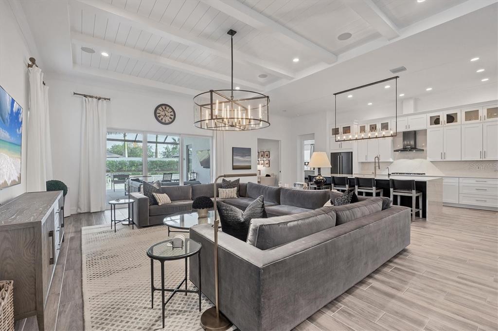 8195 REDONDA LOOP, LAKEWOOD RANCH, FL — photo 5 of 30