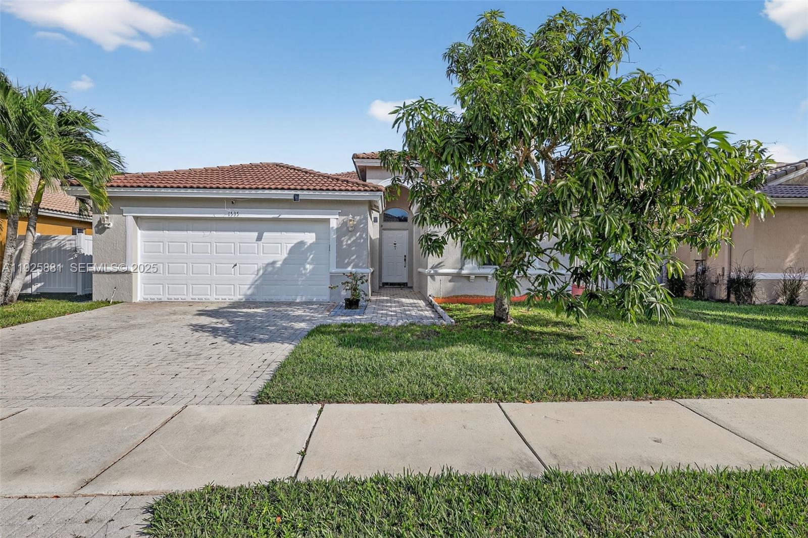 1535 SW 187th Ave, Pembroke Pines FL 33029