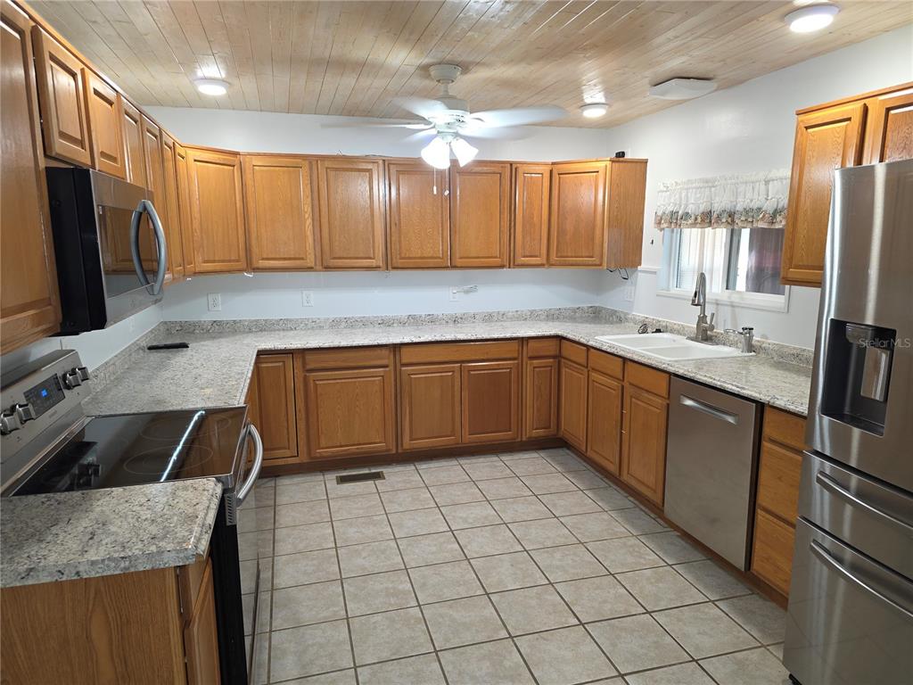 8071 HIGHPOINT BOULEVARD, BROOKSVILLE, FL — photo 4 of 21