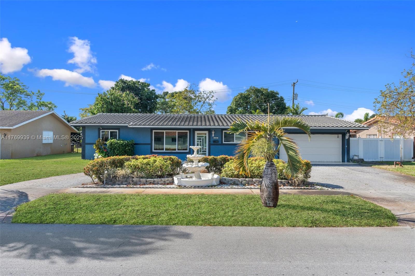 4340 NW 6th St, Plantation FL 33317
