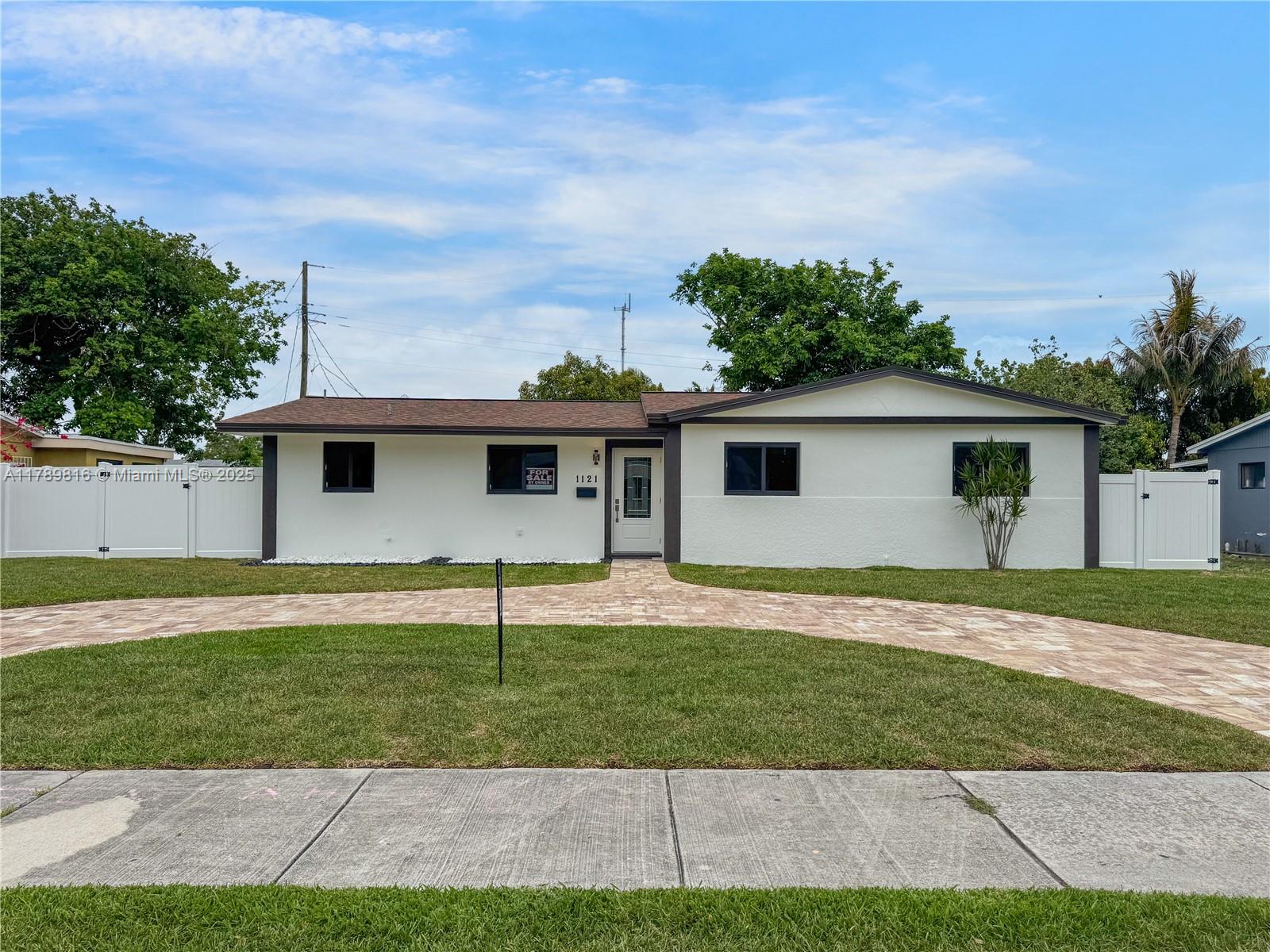 1121 NW 200th St, Miami Gardens FL 33169