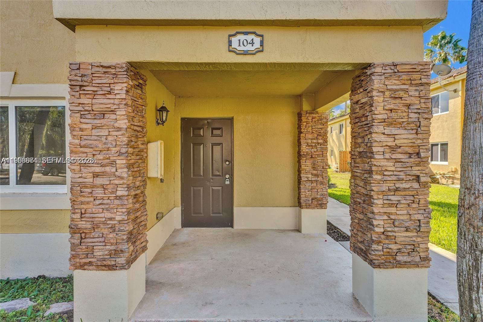 3398 NE 9th Dr # 104, Homestead FL 33033