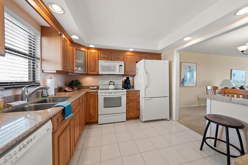 1230 GULF BOULEVARD UNIT 403, CLEARWATER BEACH, FL — photo 4 of 28