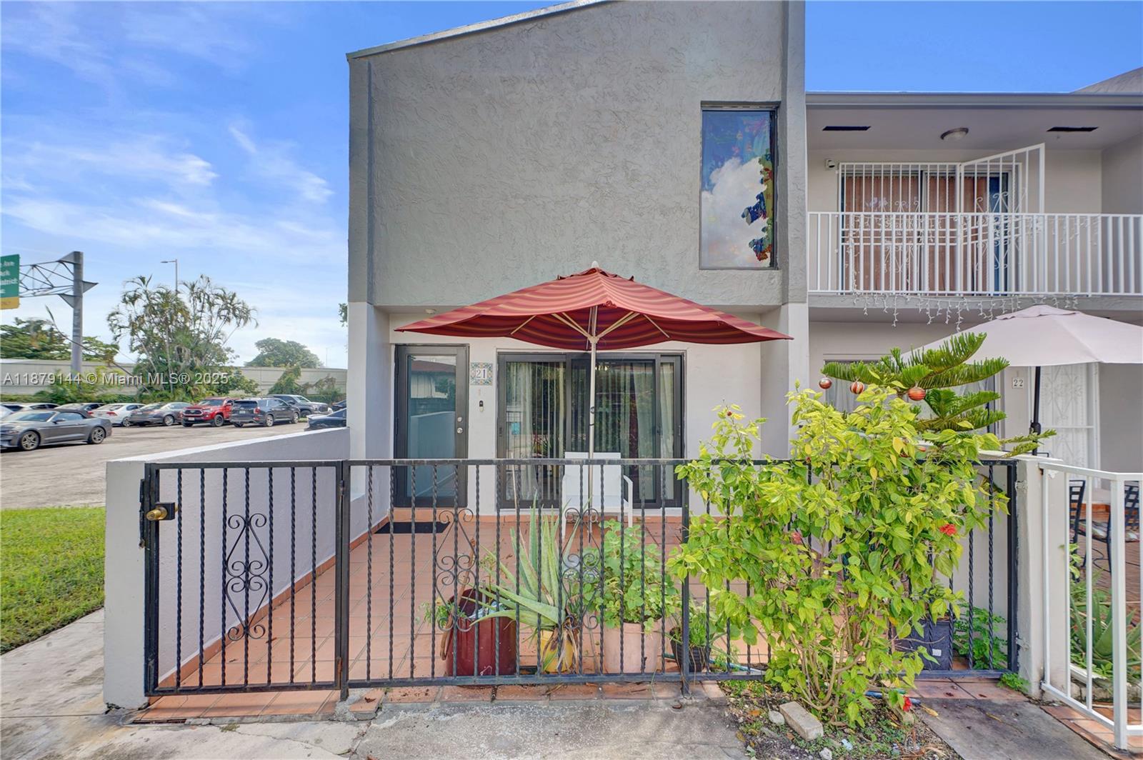 2419 NW 11th St # D, Miami FL 33125