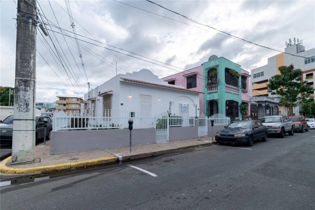 A10 ANGEL ORTIZ URB PARADISE