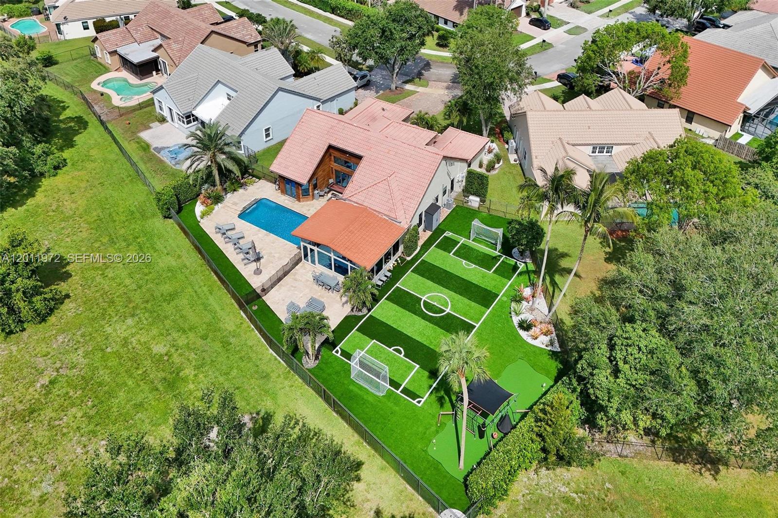 3222 Beechberry Cir, Davie FL 33328