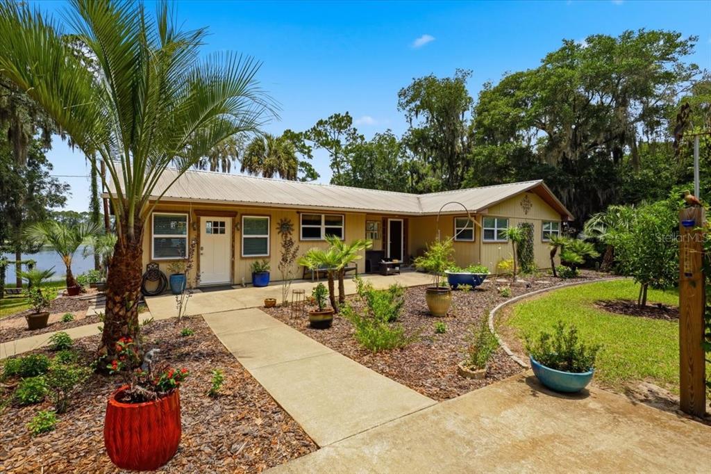 460 LAKE COMO DRIVE