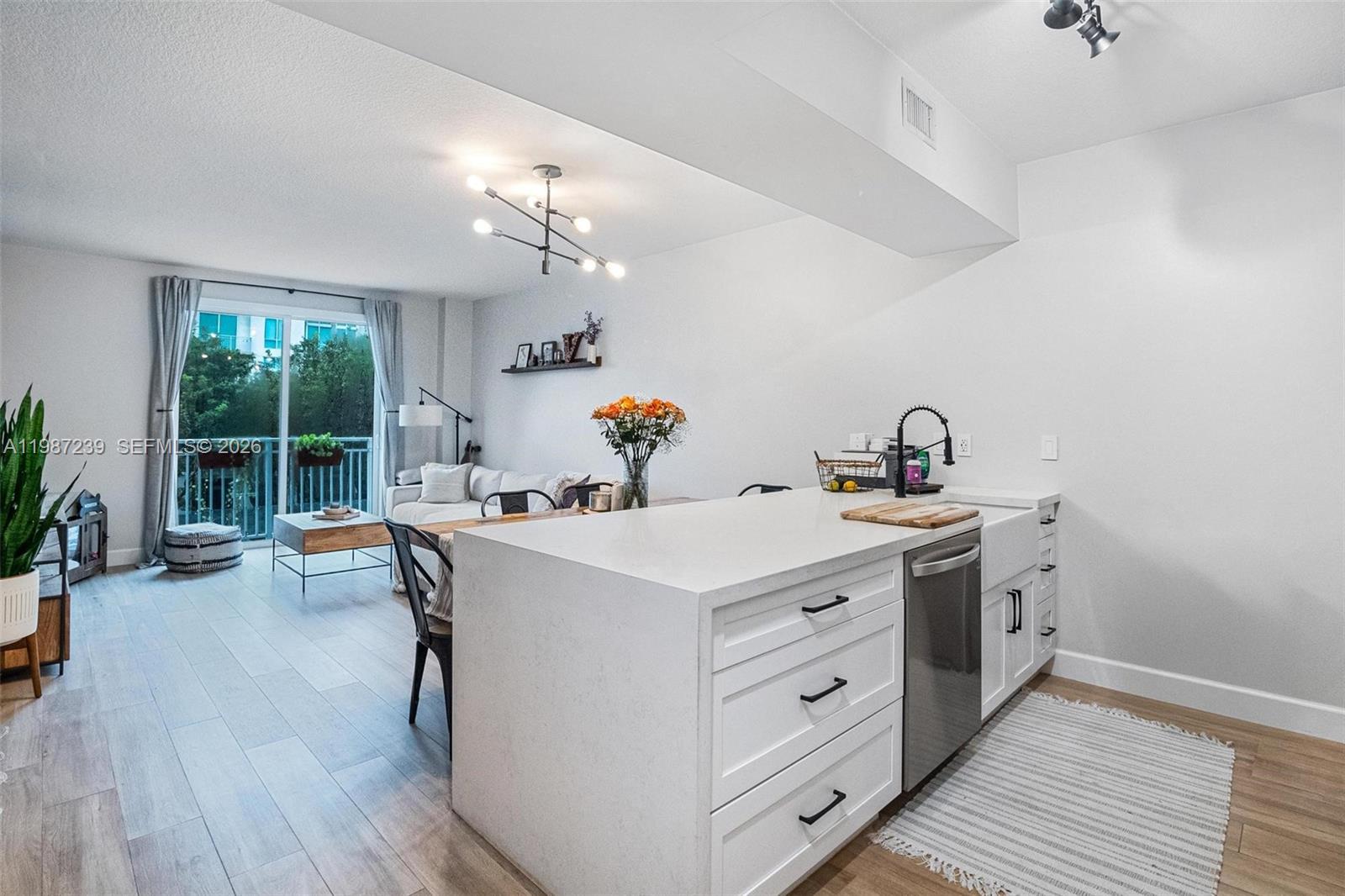 7290 SW 90th St # 202, Miami FL 33156