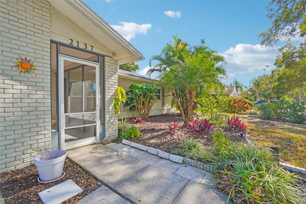 2137 MALCOLM DRIVE, PALM HARBOR, FL — photo 2 of 30