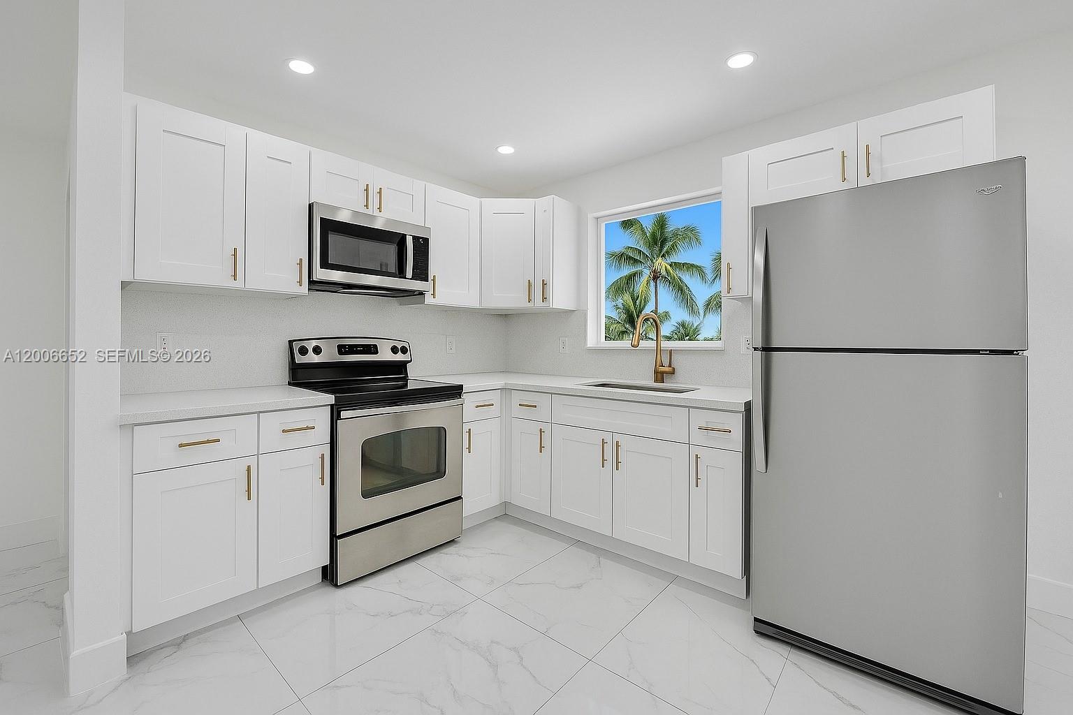 105 NW 14th Way # 0, Dania Beach FL 33004