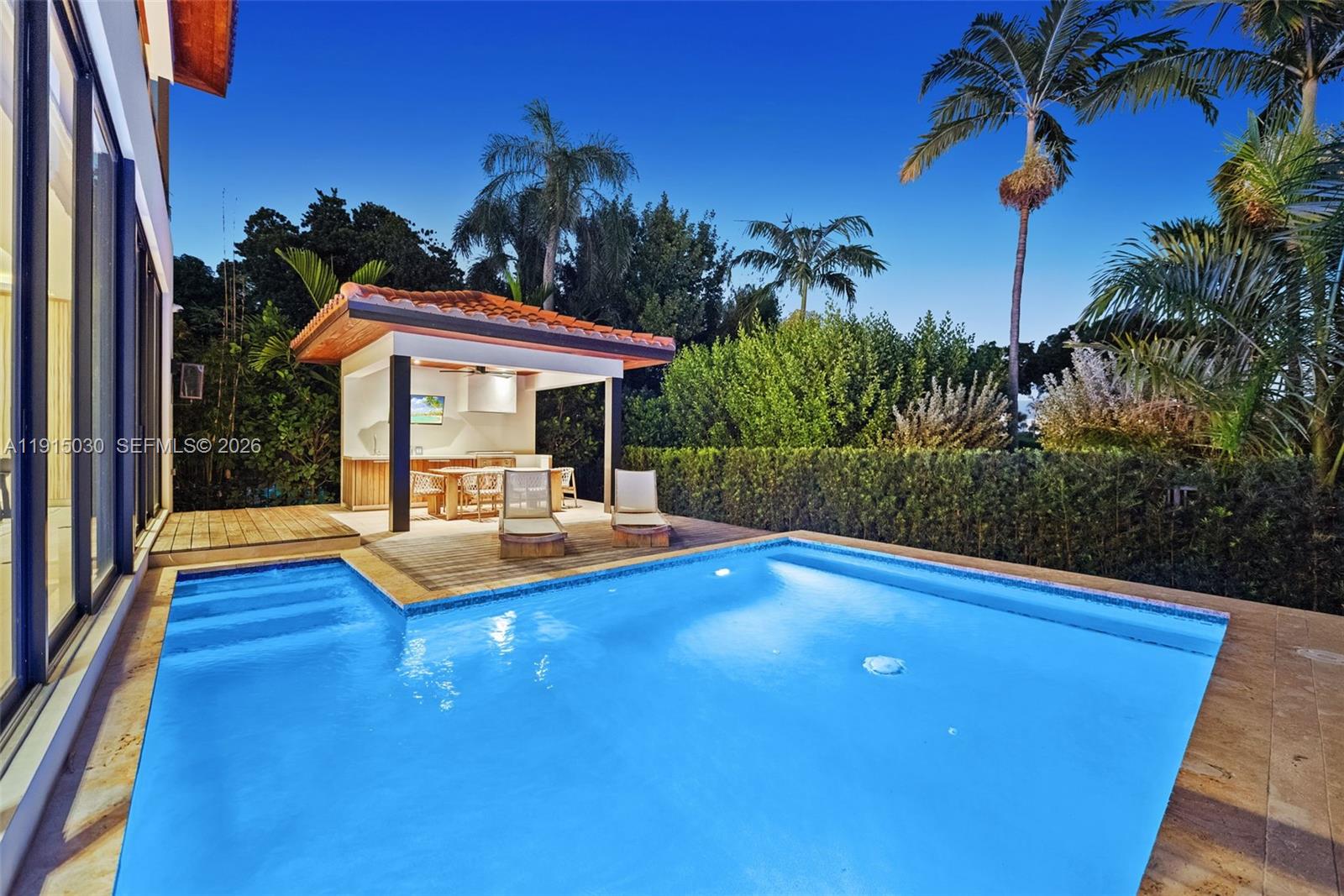 5831 Alton Rd, Miami Beach FL 33140