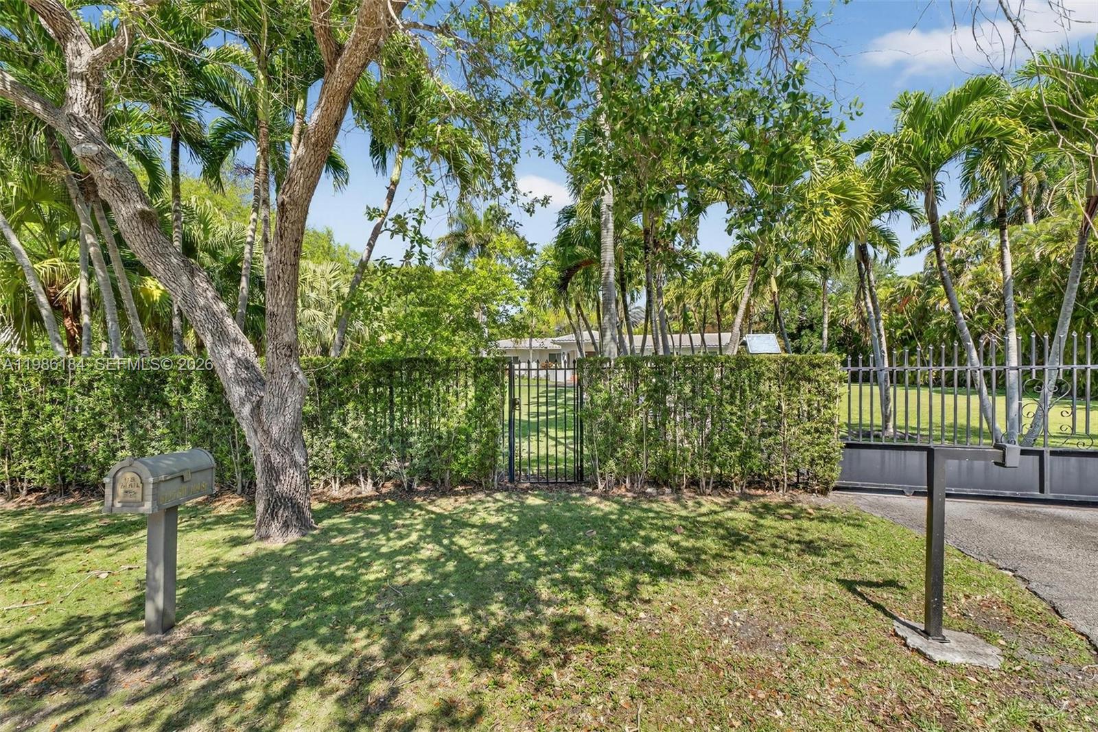 6125 SW 109th St, Pinecrest FL 33156