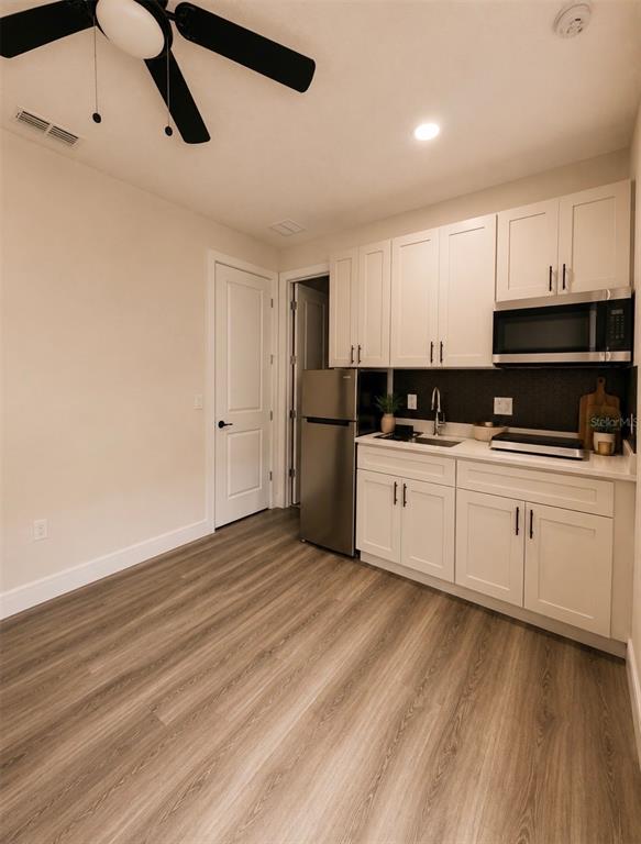 1433 GRAND PALM DRIVE