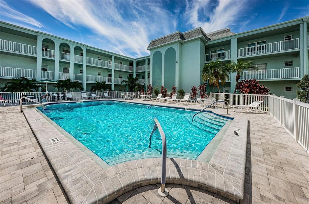 1706 BELLEAIR FOREST DRIVE UNIT 136