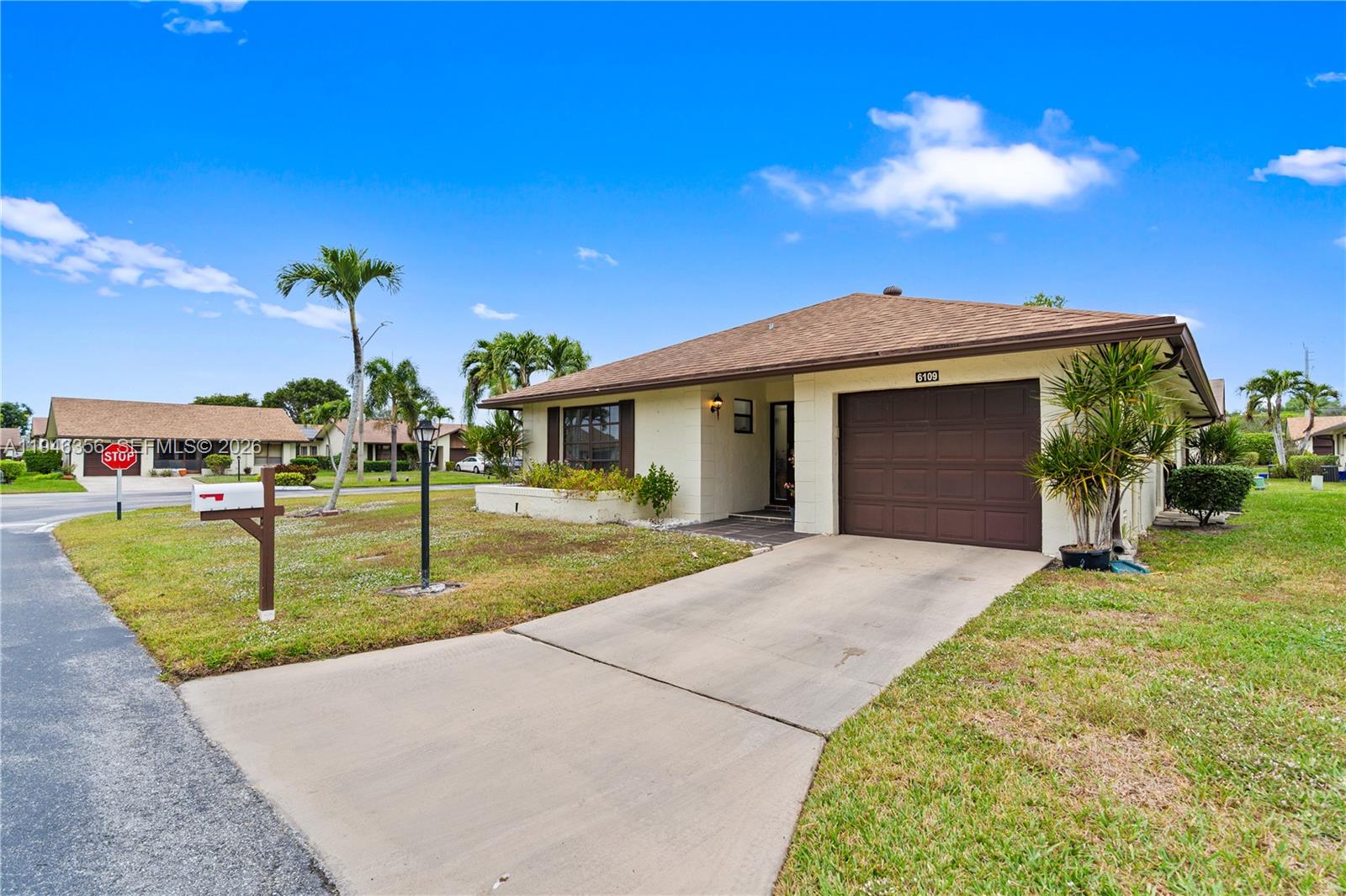 6109 Ambertree Ln, Green Acres FL 33463
