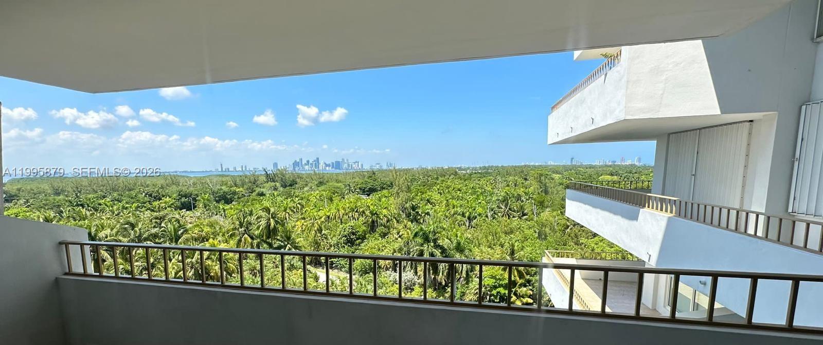 KEY BISCAYNE, FL — photo 2 of 12