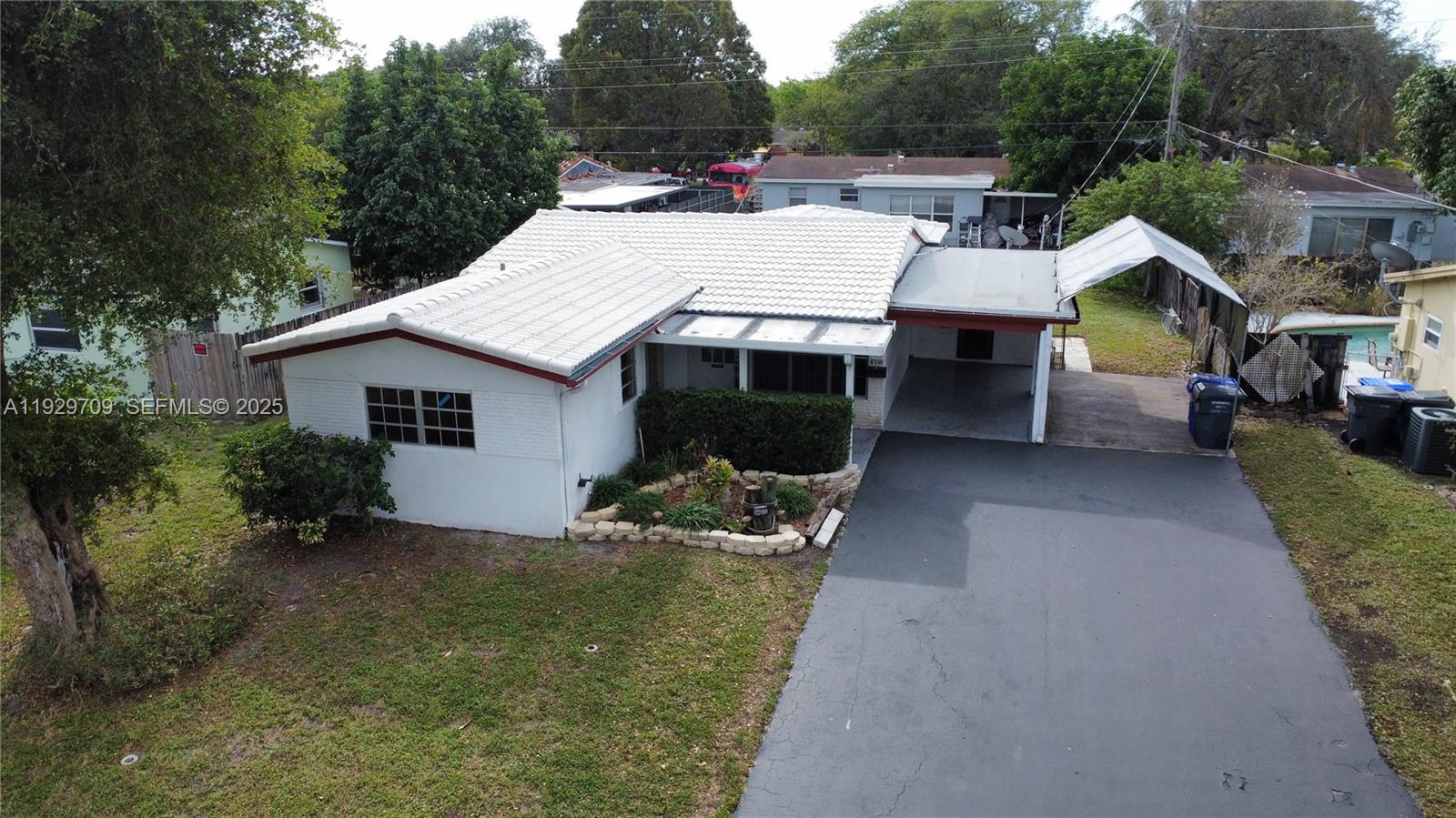 6560 Sherman St, Hollywood FL 33024