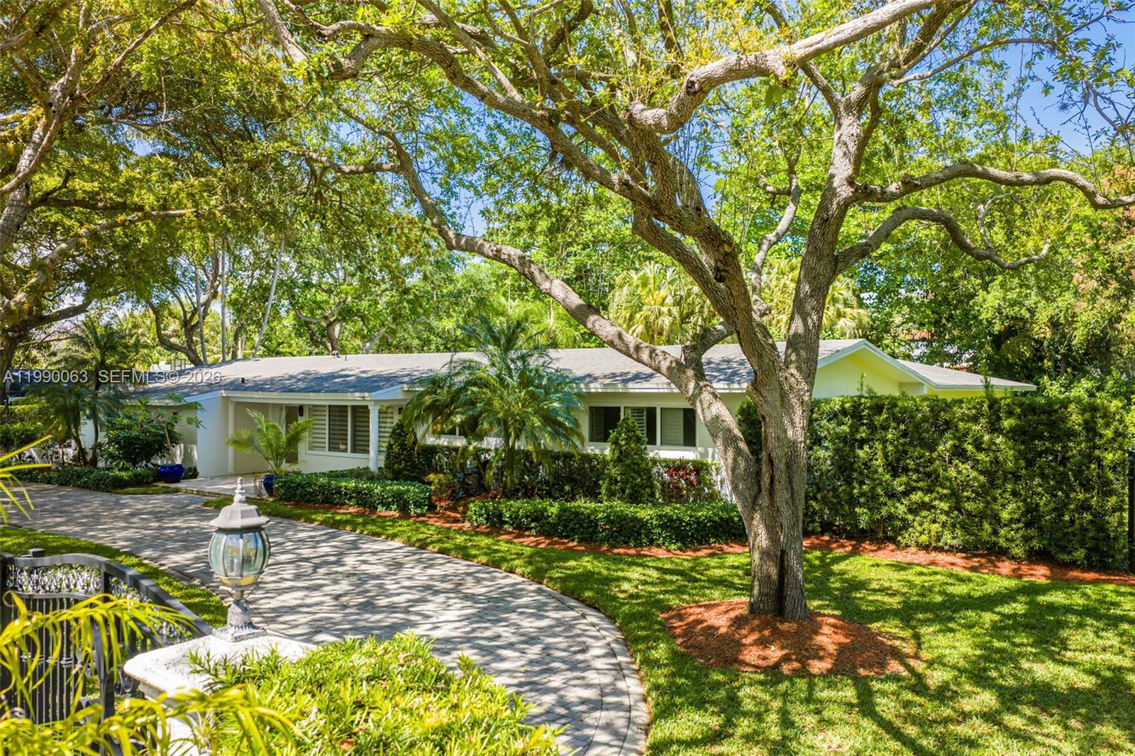 6601 Chapman Field Dr, Pinecrest FL 33156