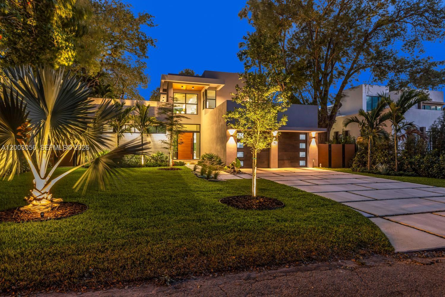 824 NE 111th St, Biscayne Park FL 33161