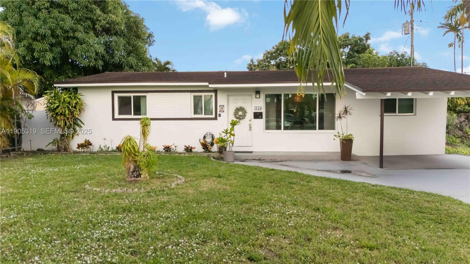 714 W 56th St, Hialeah FL 33012