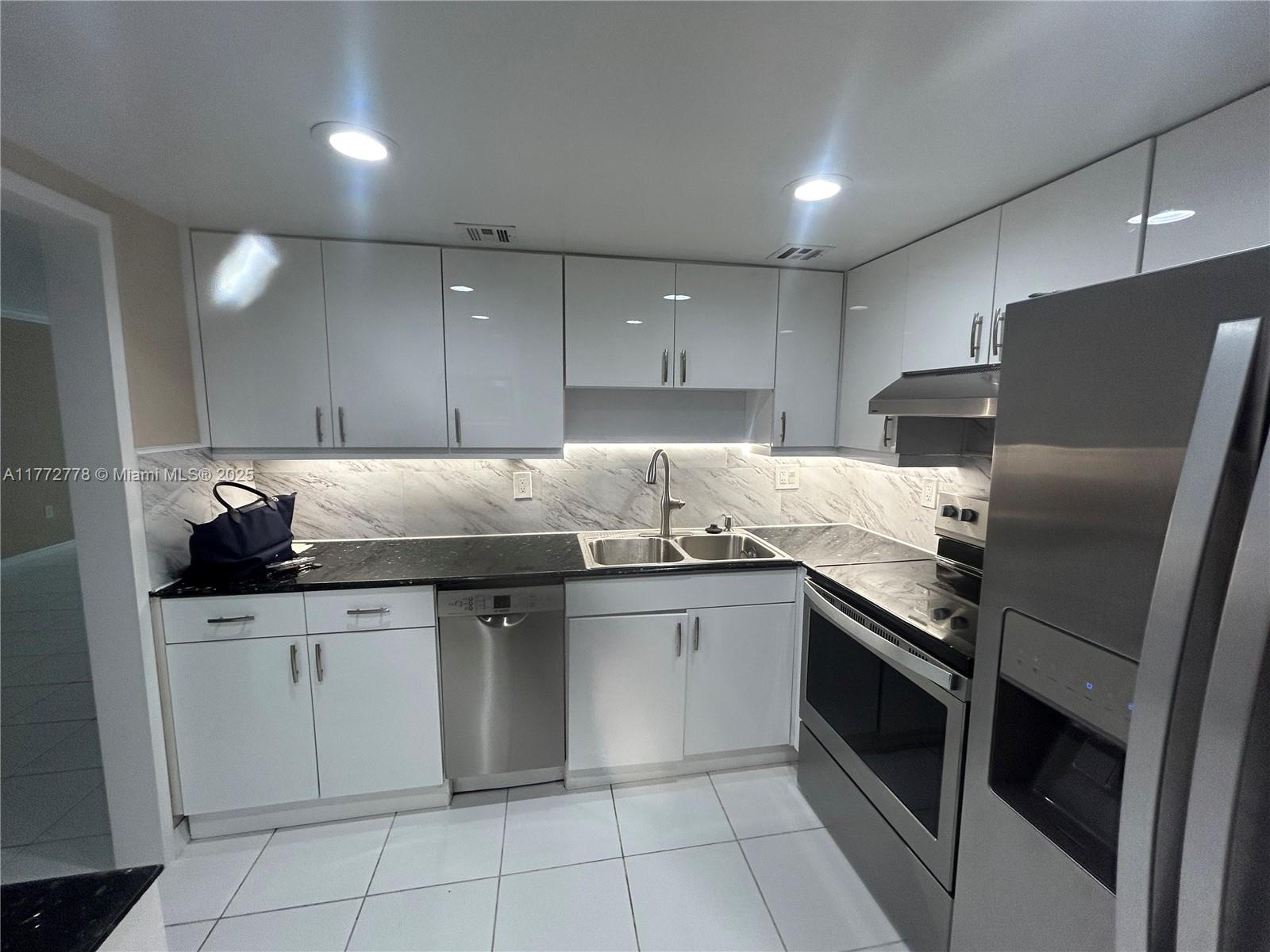 5701 Collins Ave # 812, Miami Beach FL 33140