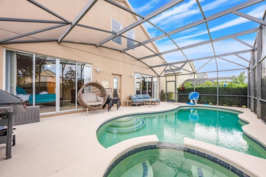 549 CADIZ LOOP, DAVENPORT, FL — photo 2 of 26