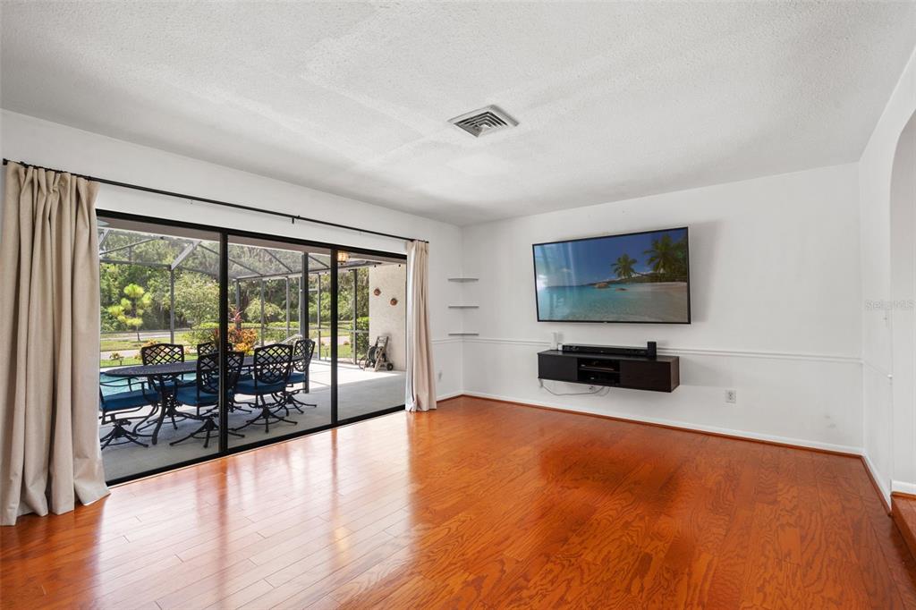 940 ROLLING HILLS DRIVE, PALM HARBOR, FL — photo 4 of 30