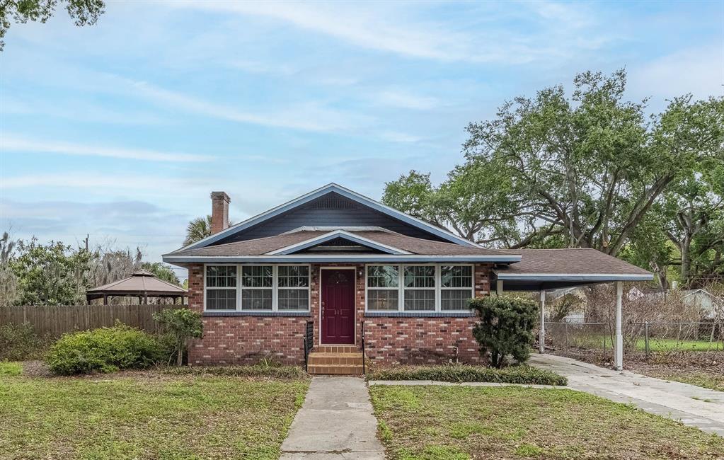 315 W OAK DRIVE