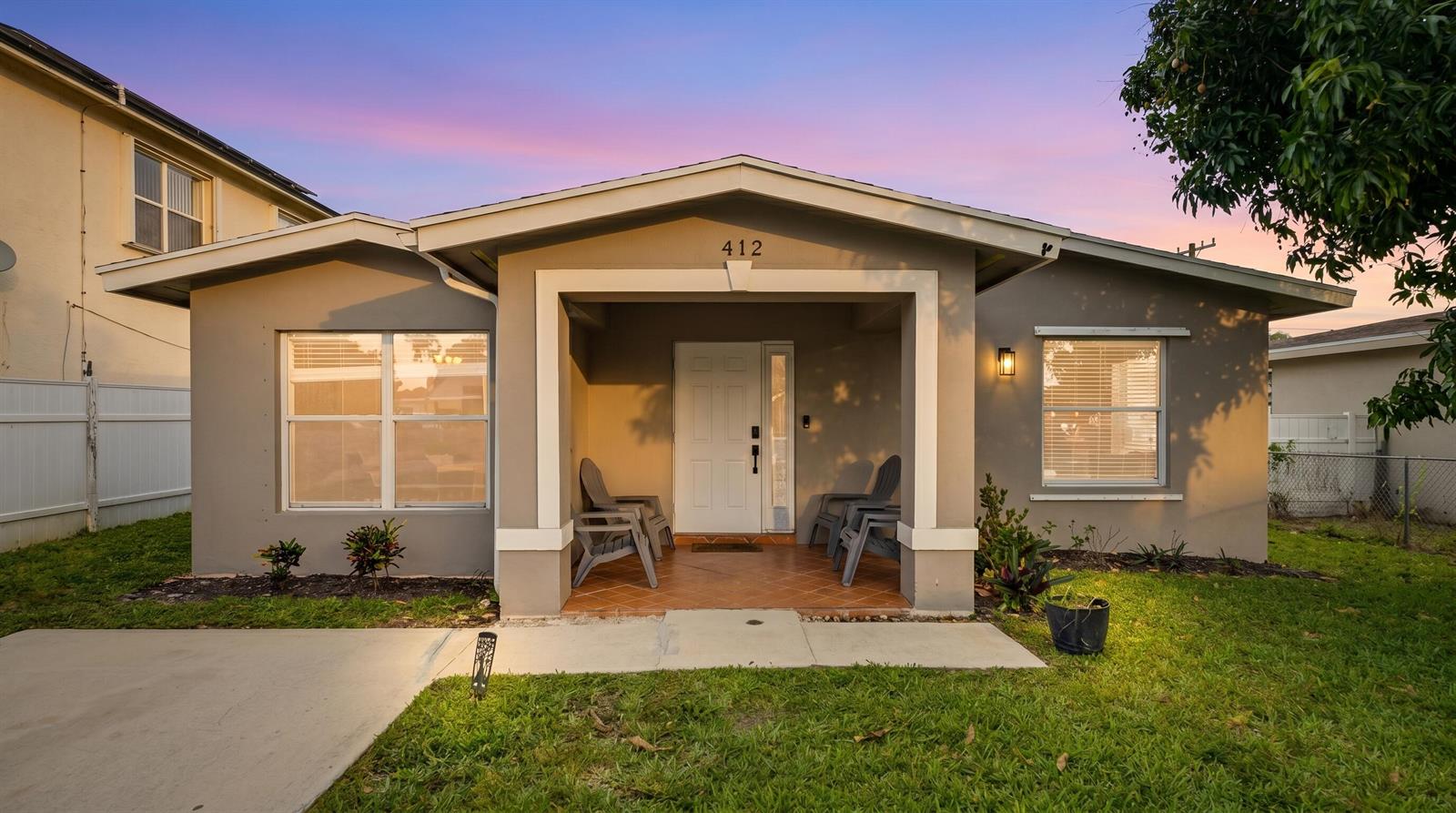 412 Broward Avenue, FL 33463