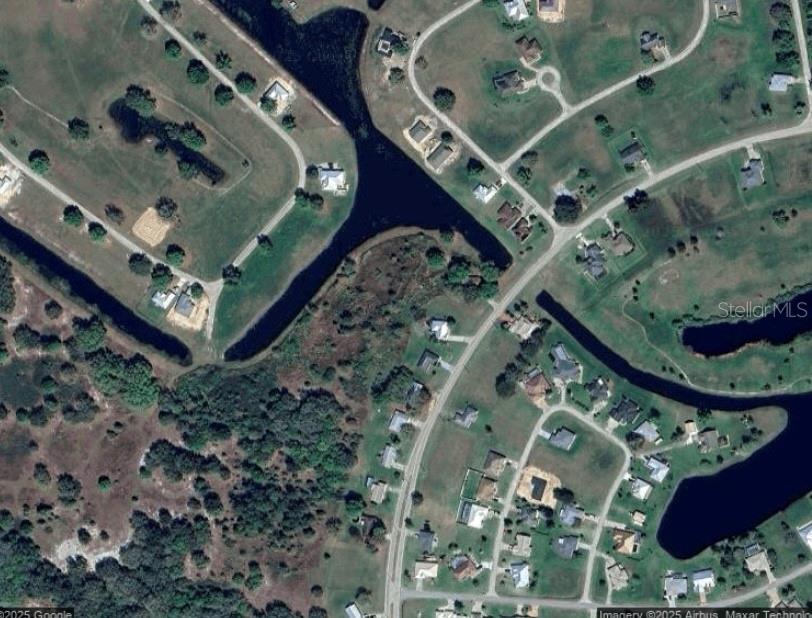 520 FOXHALL CIRCLE, SEBRING, FL — photo 2 of 4