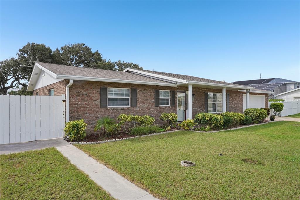 18 BUCKINGHAM DRIVE, ORMOND BEACH, FL — photo 2 of 30