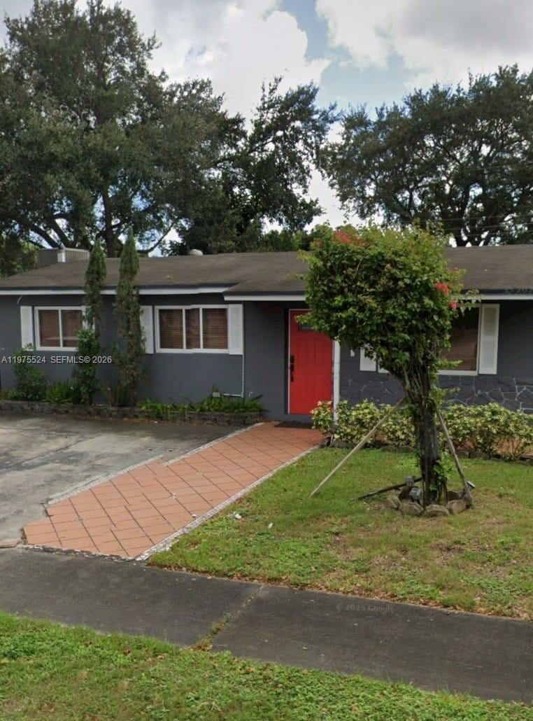 7430 Douglas St, Hollywood FL 33024