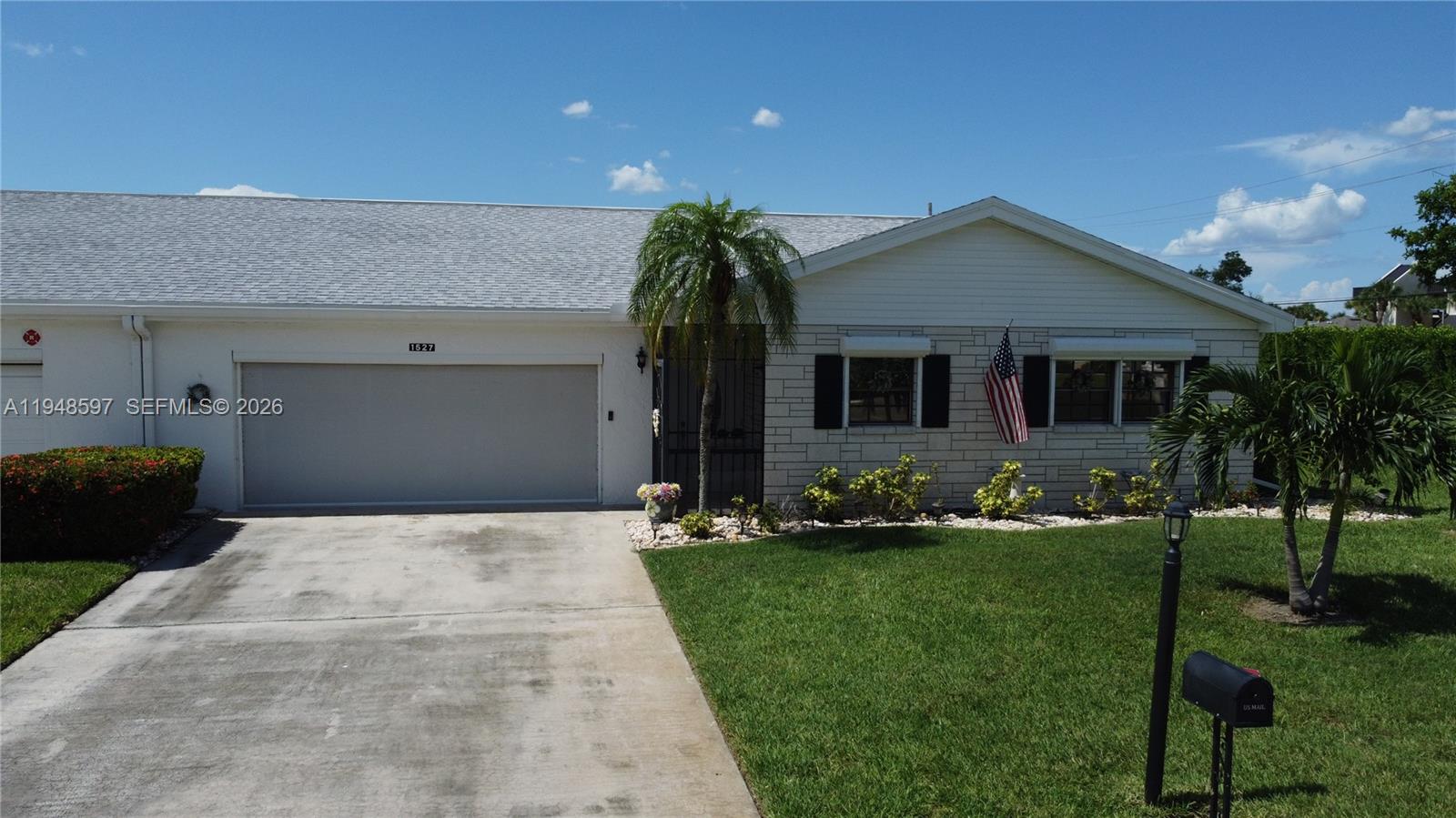 1527 Edgewater Circle, Fort Myers FL 33919
