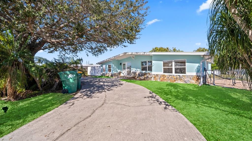 170 POINSETTIA CIRCLE NE