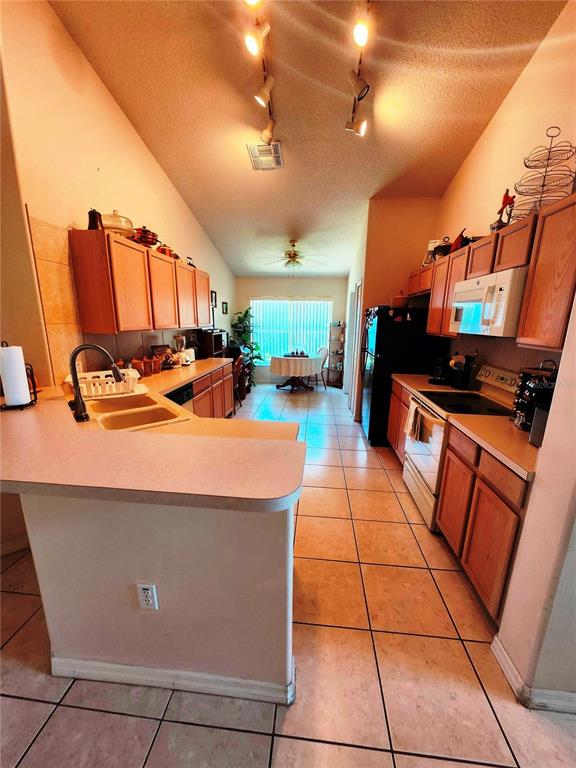 4613 EAGLET LANE, KISSIMMEE, FL — photo 2 of 18