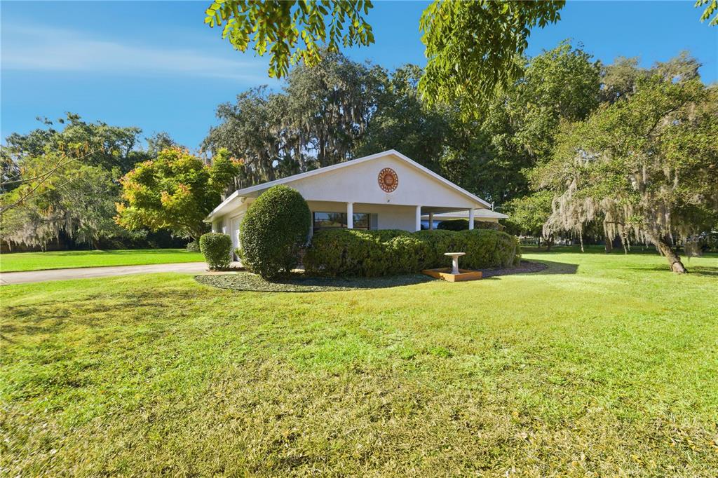 4 N ARCHWOOD DRIVE