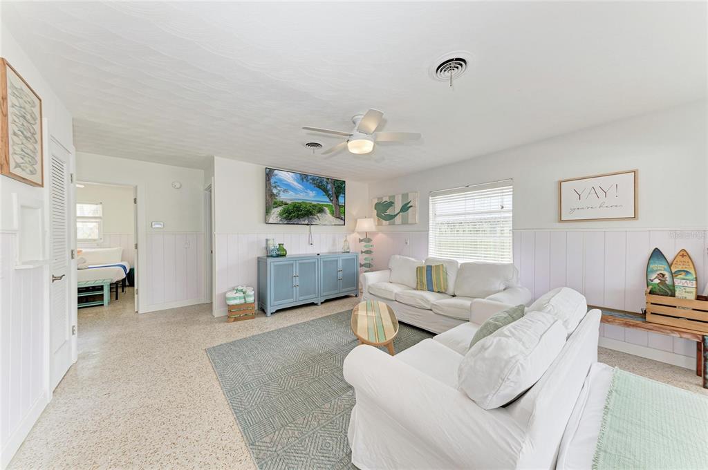 2111 AVENUE B, BRADENTON BEACH, FL — photo 4 of 30