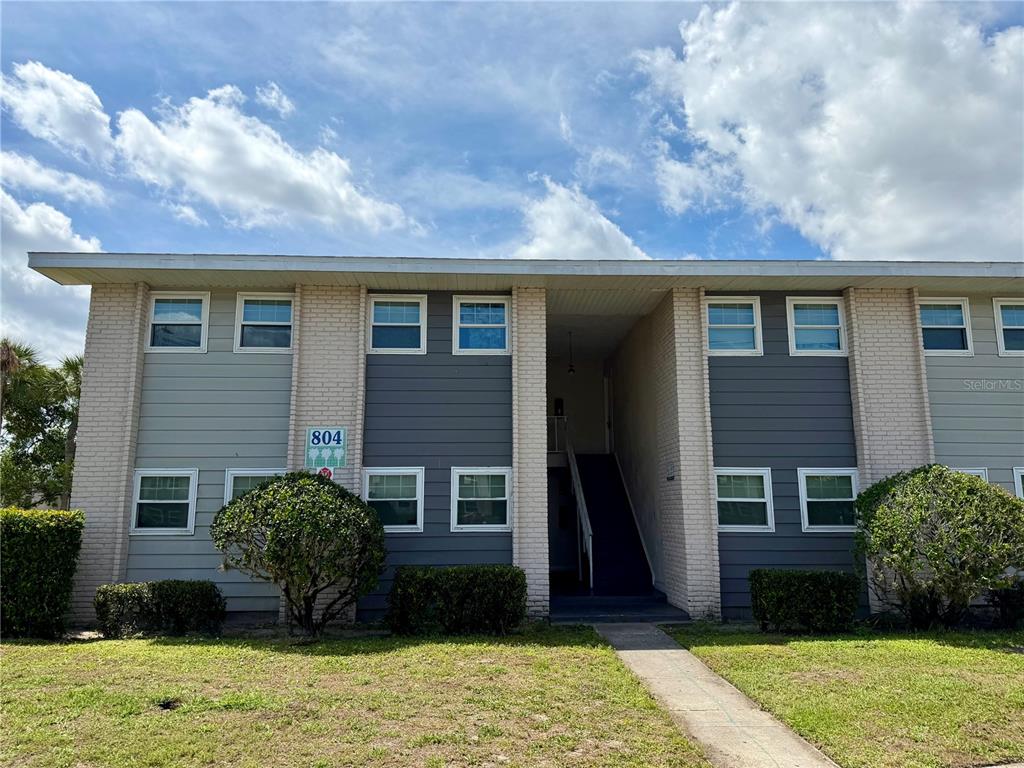 804 SKY LAKE CIRCLE UNIT B