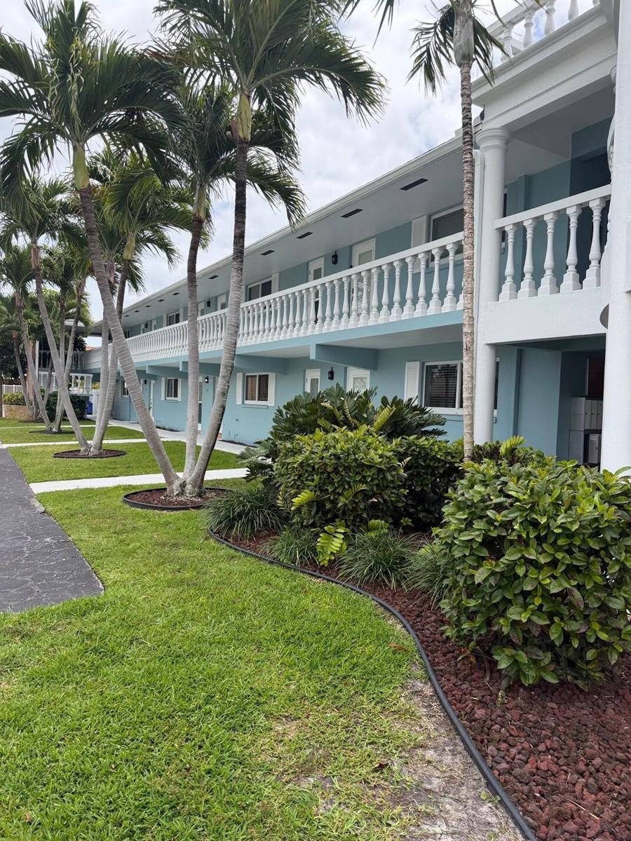 1100 Pine Drive # 102, Pompano Beach FL 33060